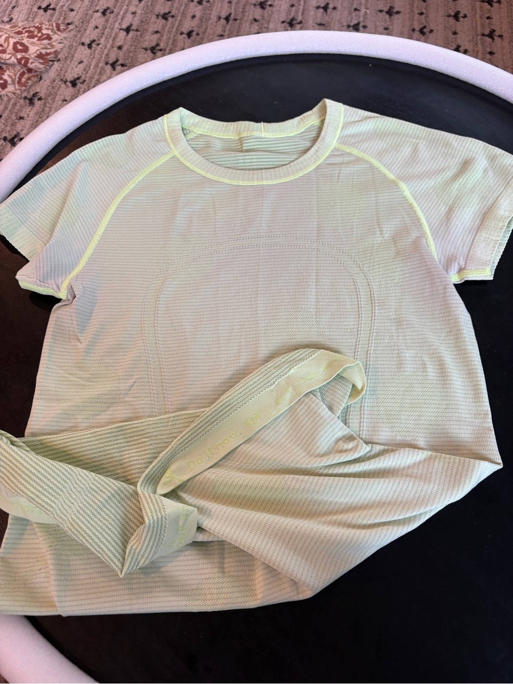 Lululemon buttercream swiftly tech polka dot short sleeve shirt